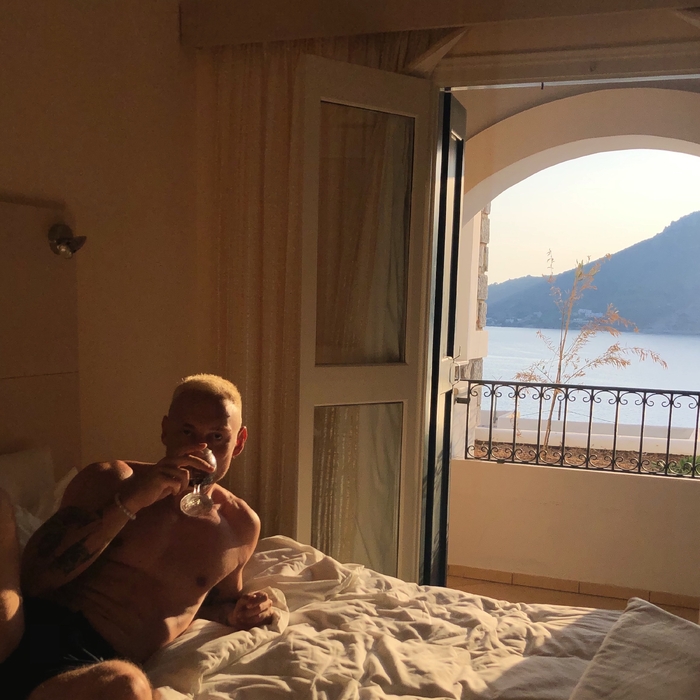 $HYBREEZY ,  ,  197189395536