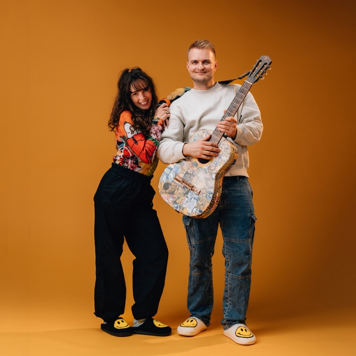 NYE ØJEBLIKKE ,  ,  199806004623